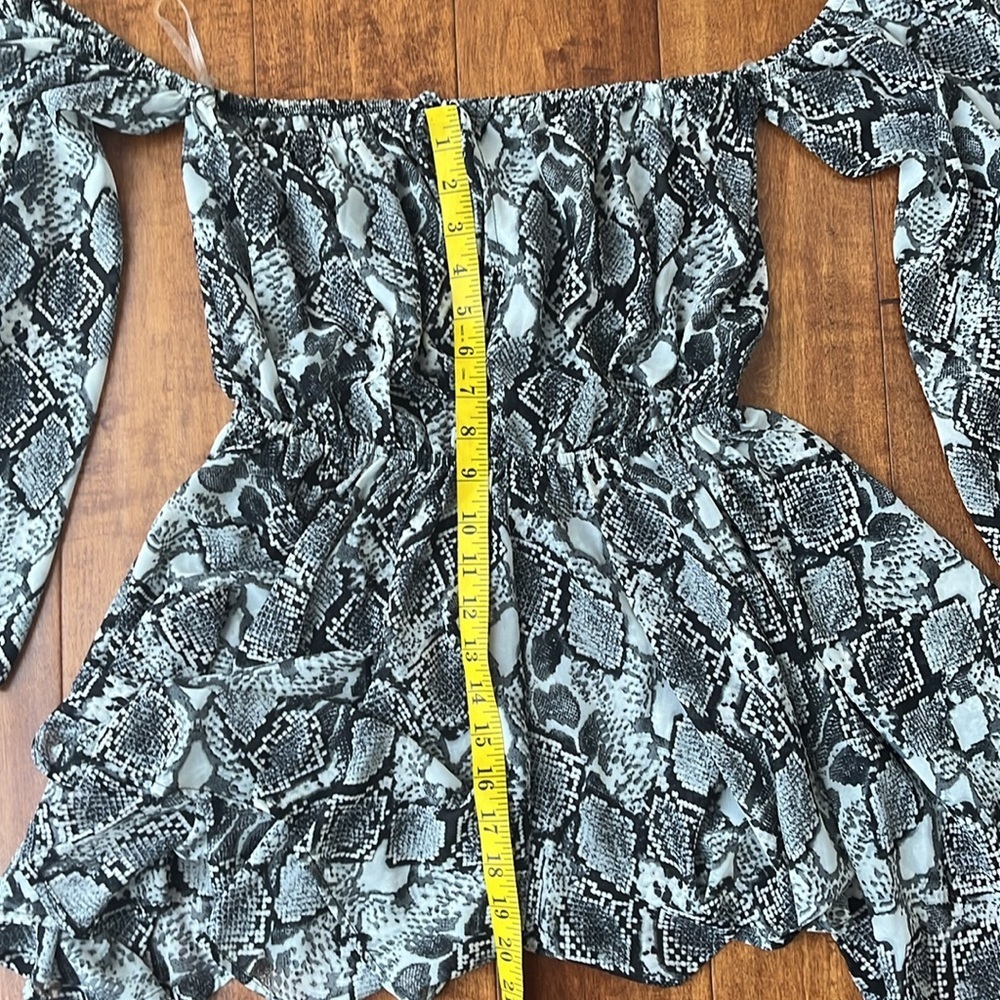 Nwt Akira Snake Print Split Sleeves Wide Leg Jumpsuit Size M — image 5 of 8